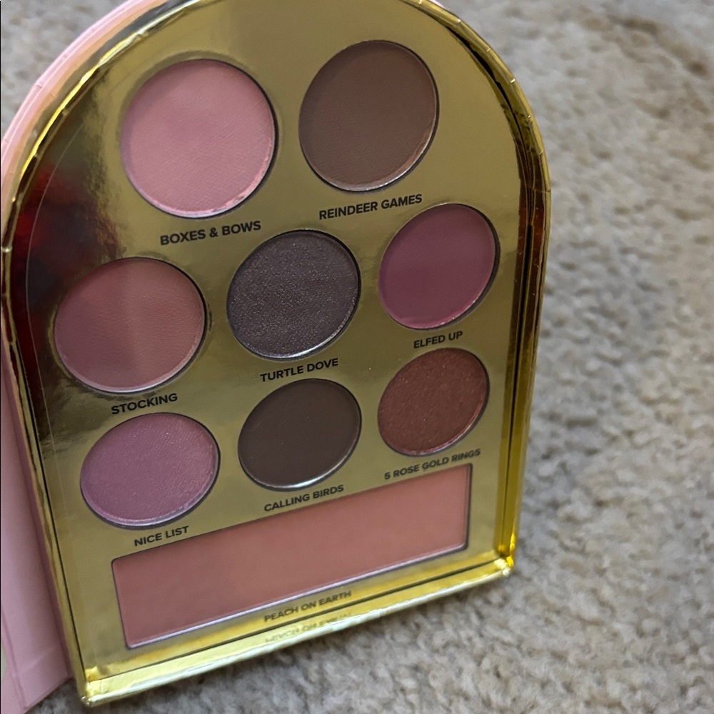 🌸NEW🌸 Too Faced Snow Globe Palette - Picture 2 of 4
